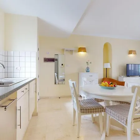 Apartment Schöne Direkt Am Mit Meerblick, Wlan *